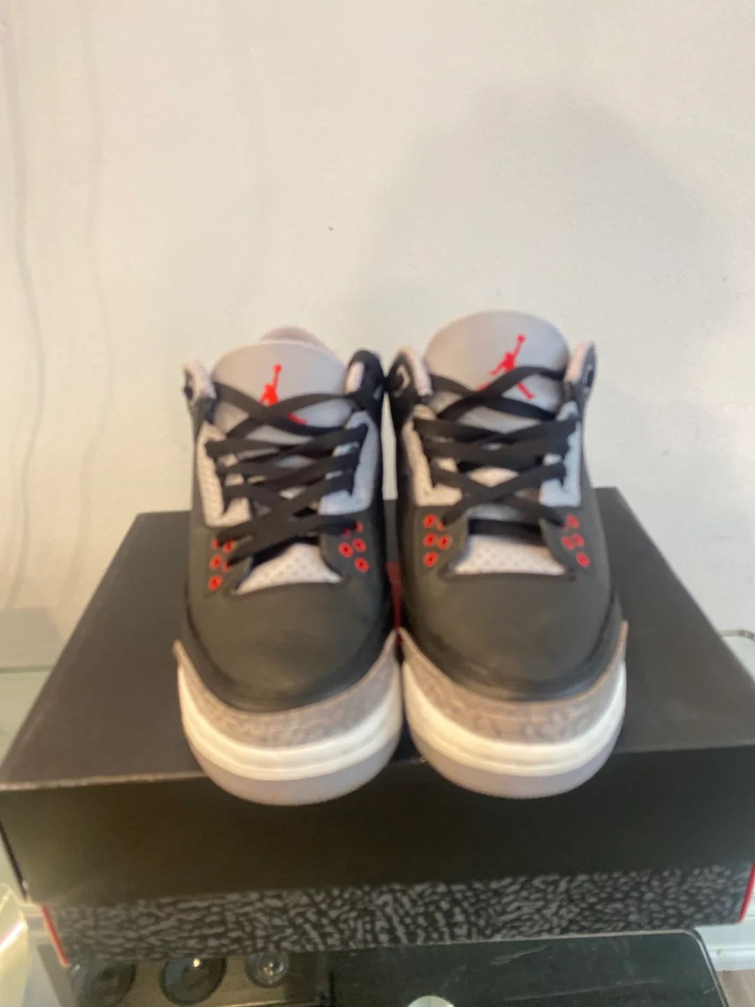 Air Jordan 3 Retro Black Cement image indicator(2)