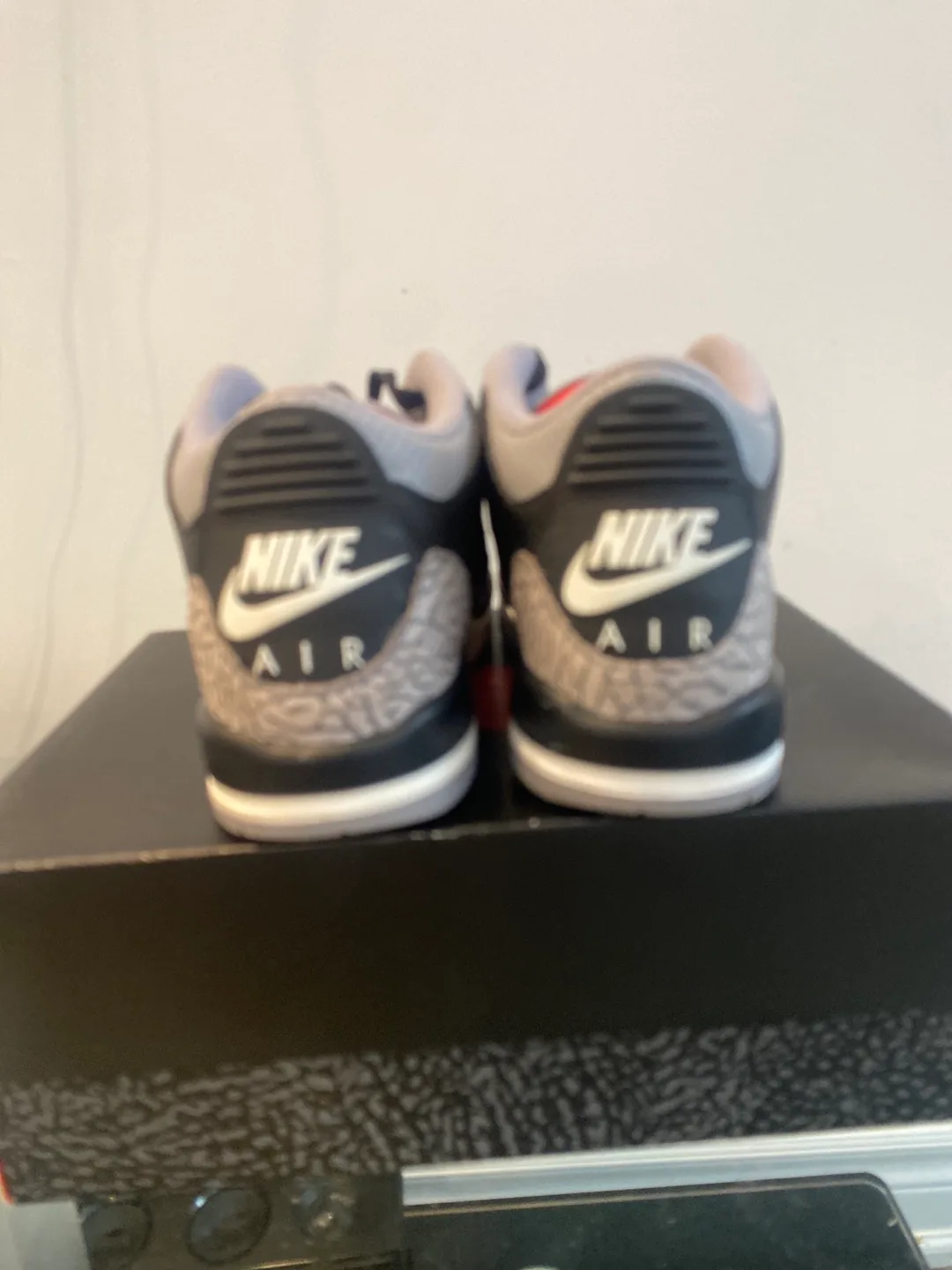 Air Jordan 3 Retro Black Cement image indicator(4)