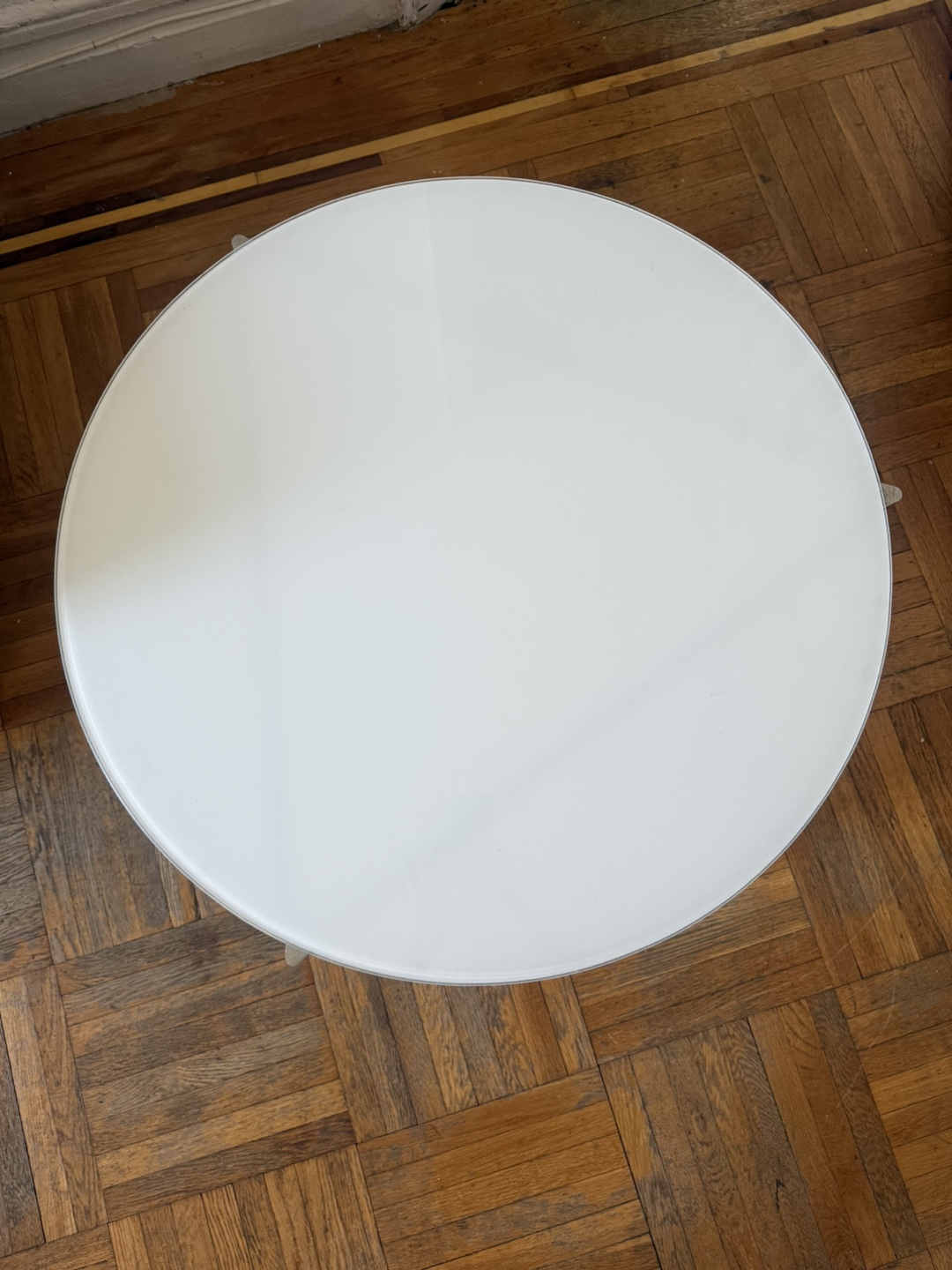 White Round Glass Top Coffee Table - photo 5