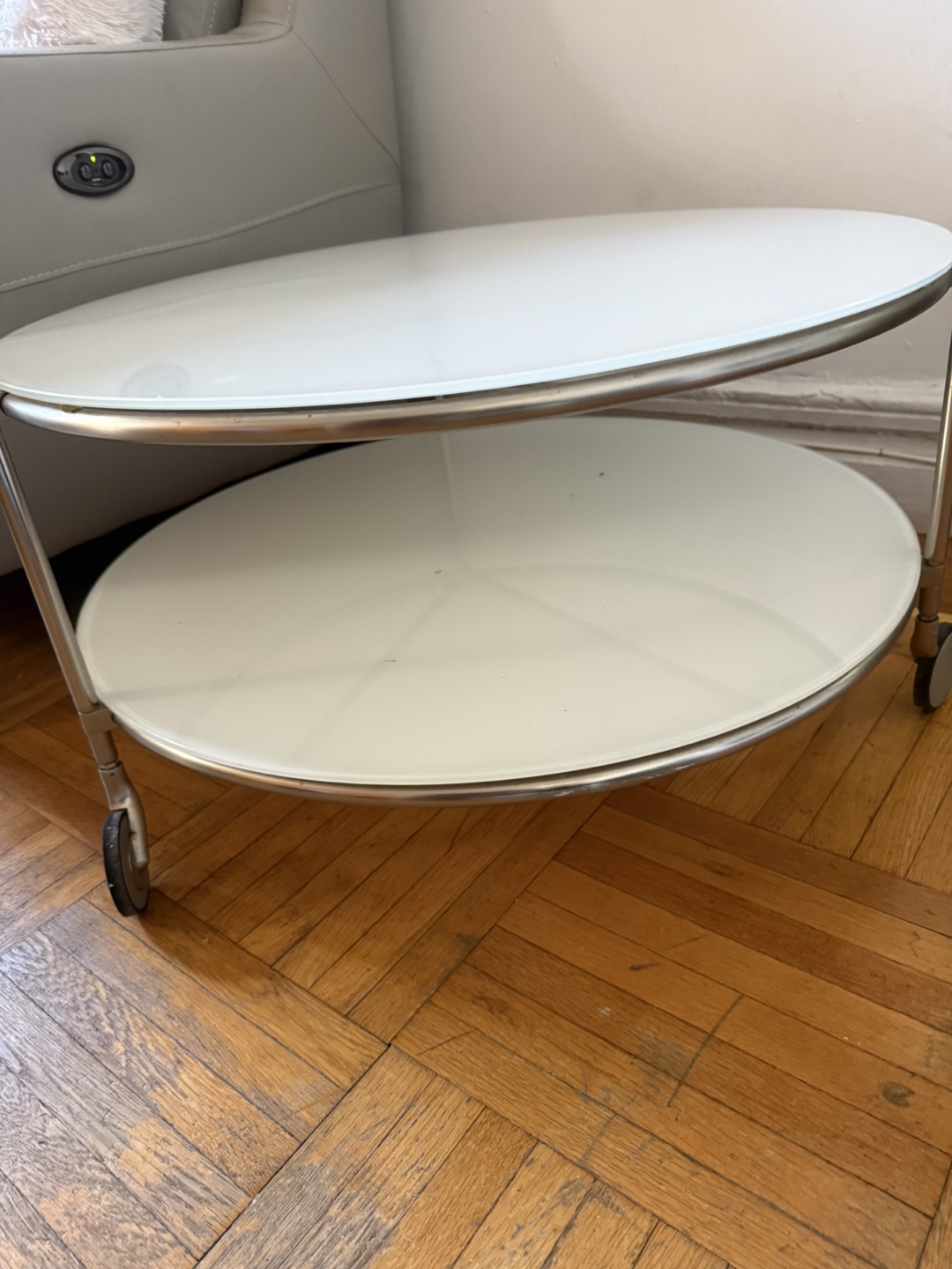 White Round Glass Top Coffee Table - photo 2