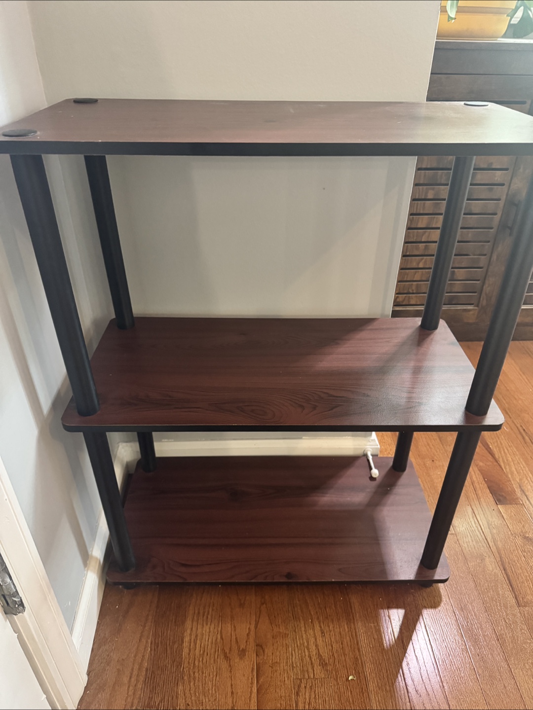 Small entry way table/book shelf