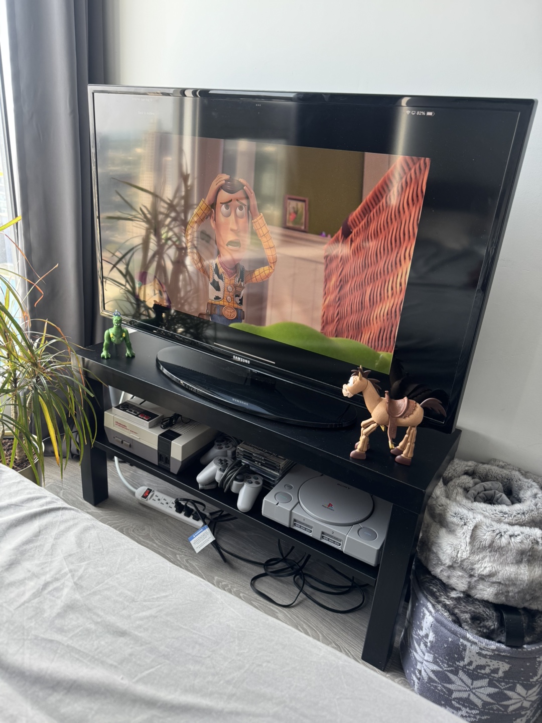 Samsung 40” TV (Model UN40H5203AF) + IKEA LACK TV Bench