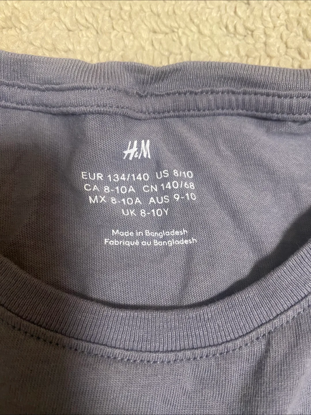 H&M Grey Tshirt - XS Women’s / Kids 8-10A image indicator(2)