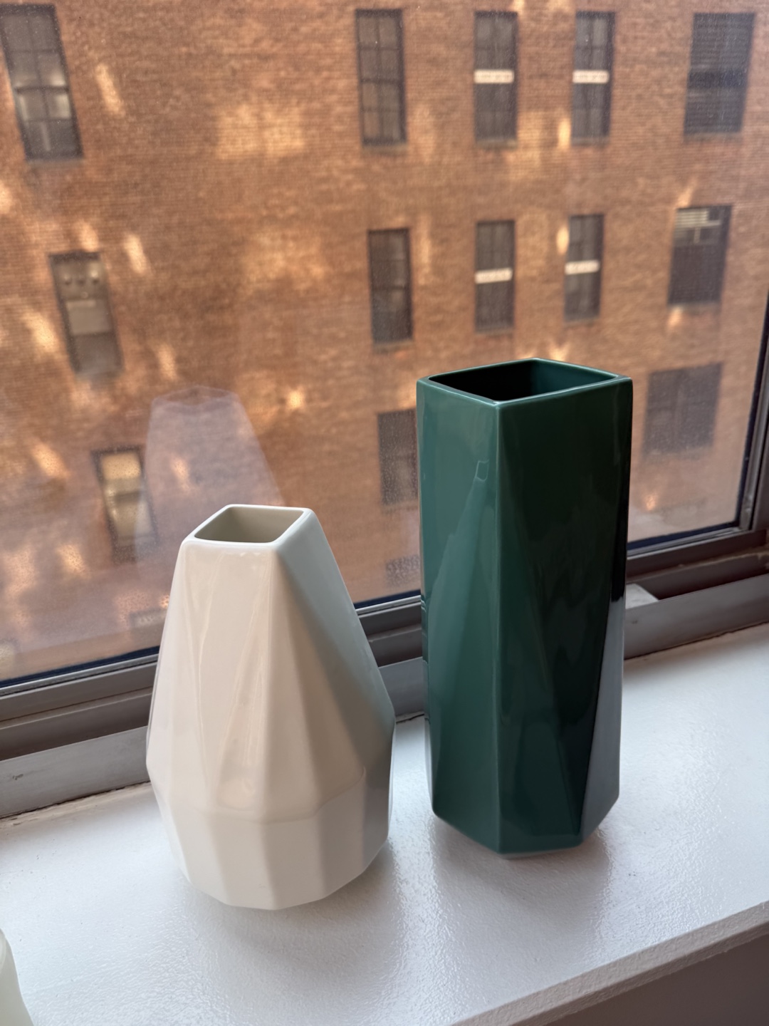 West Elm Set of 2 Modern Vases - White & Green - photo 4