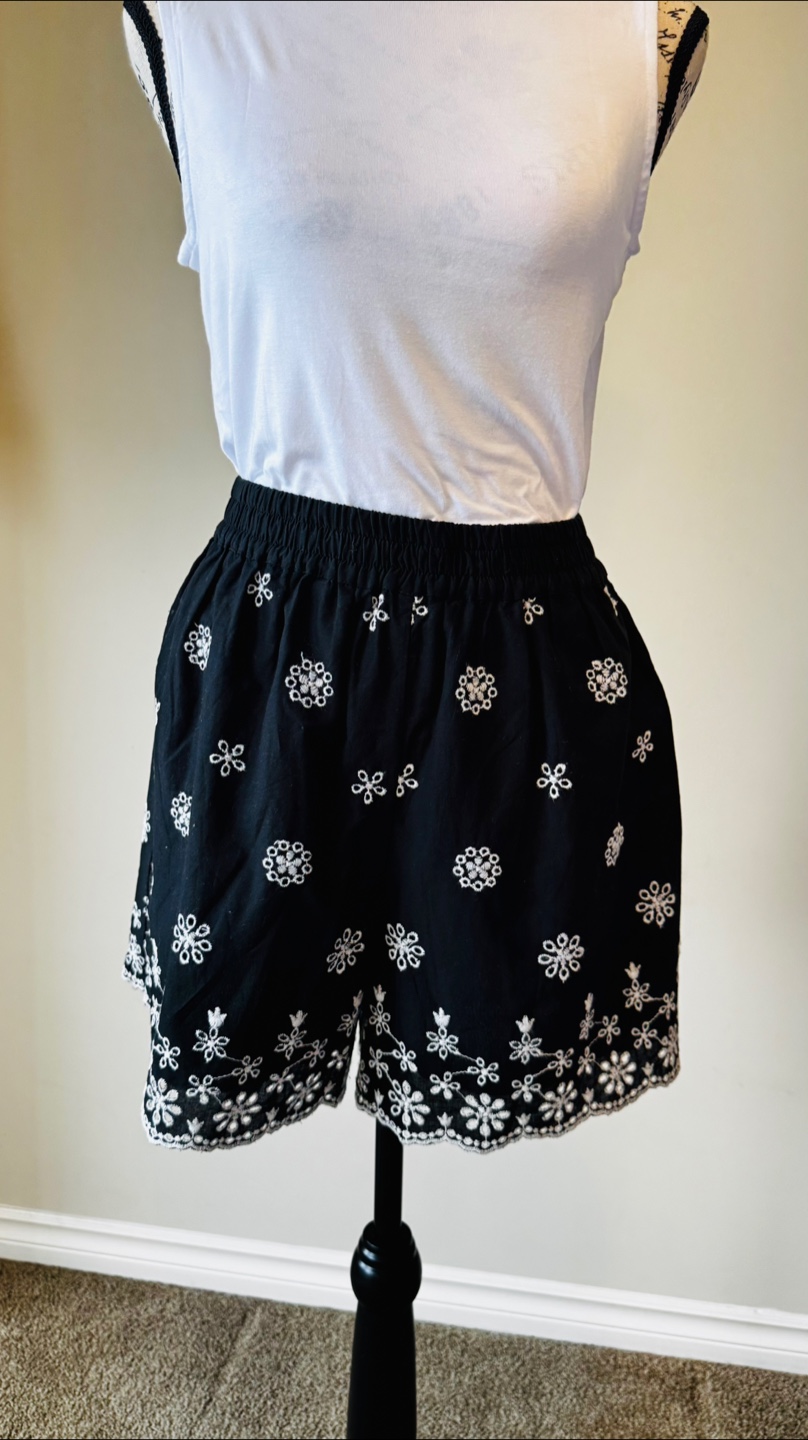 Black Embroidered Shorts - photo 2