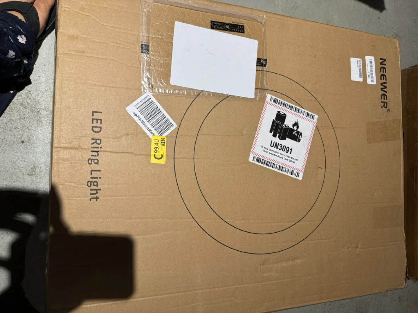 Neewer LED Ring Light with Box image indicator(2)