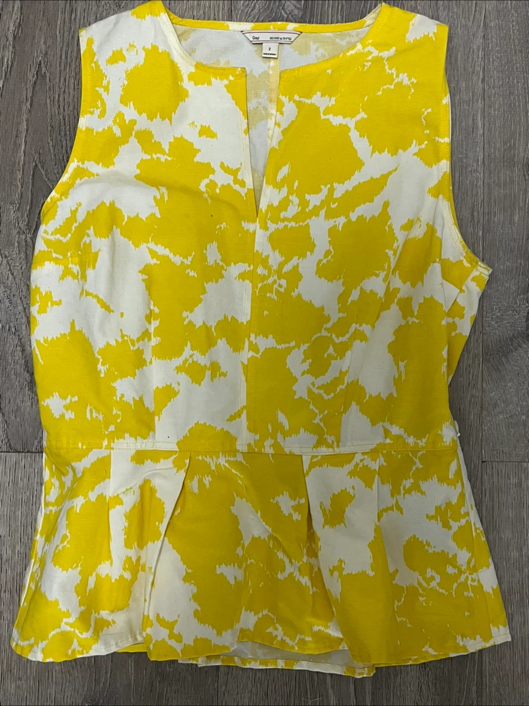 Gap Designed & Crafted Yellow/White Top - Size 2 image indicator(2)