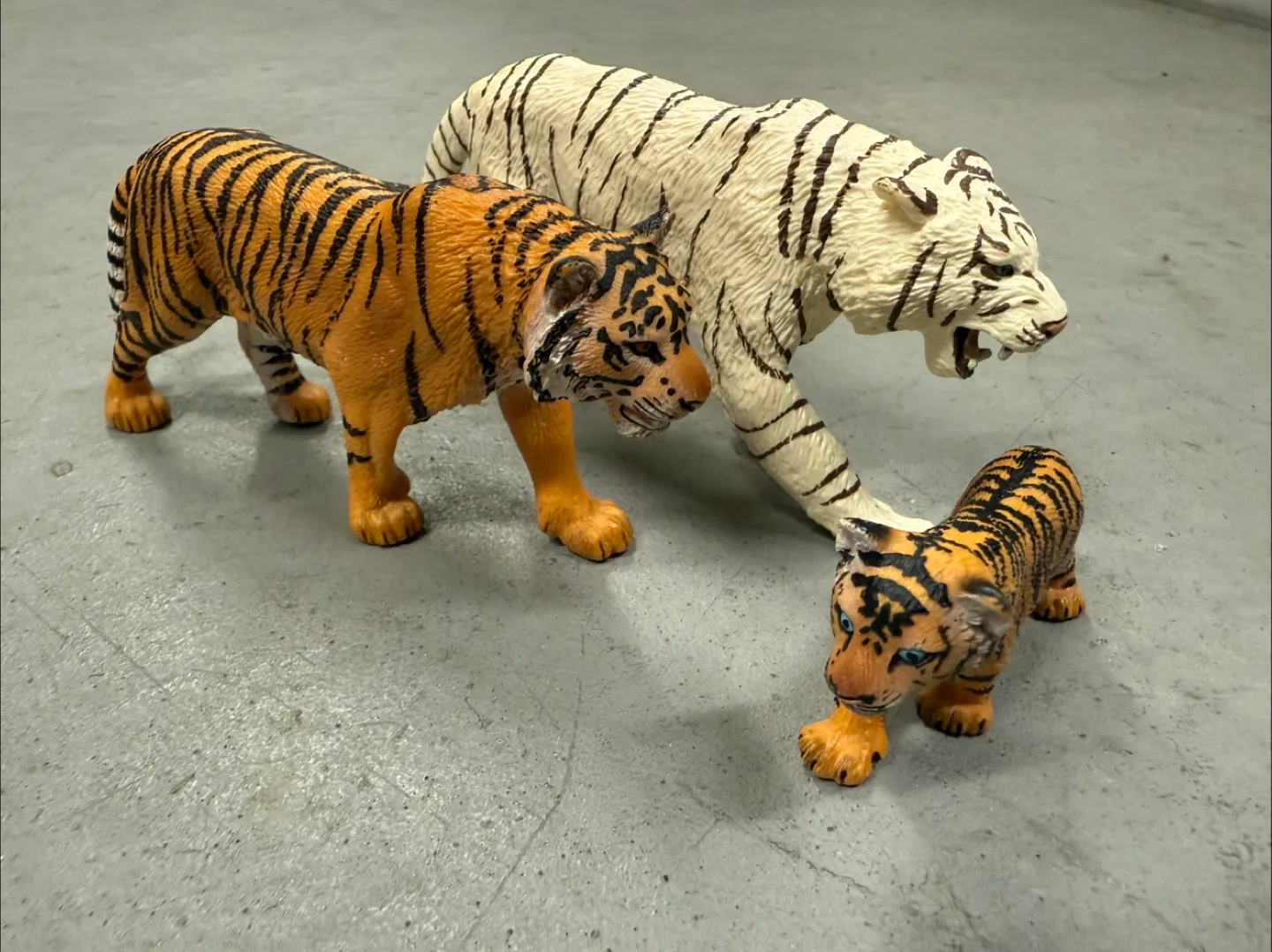 Tiger Family Toy Figurines thumbnail