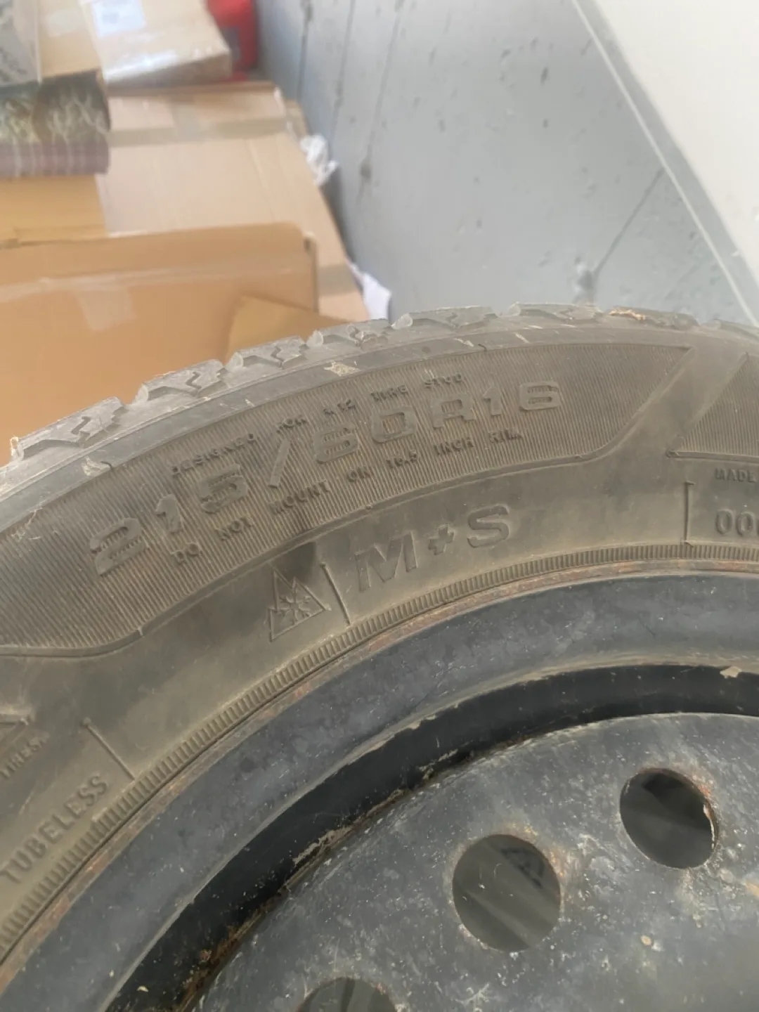 215/60R16 Tire 🧡 image indicator(2)