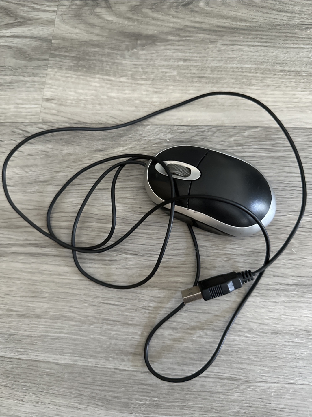 Black USB Mouse 🧡