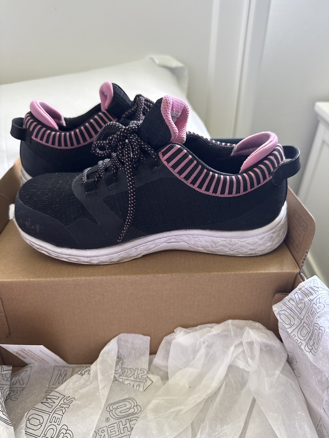 Skechers Work Women's Shoes - Size 7 - photo 3