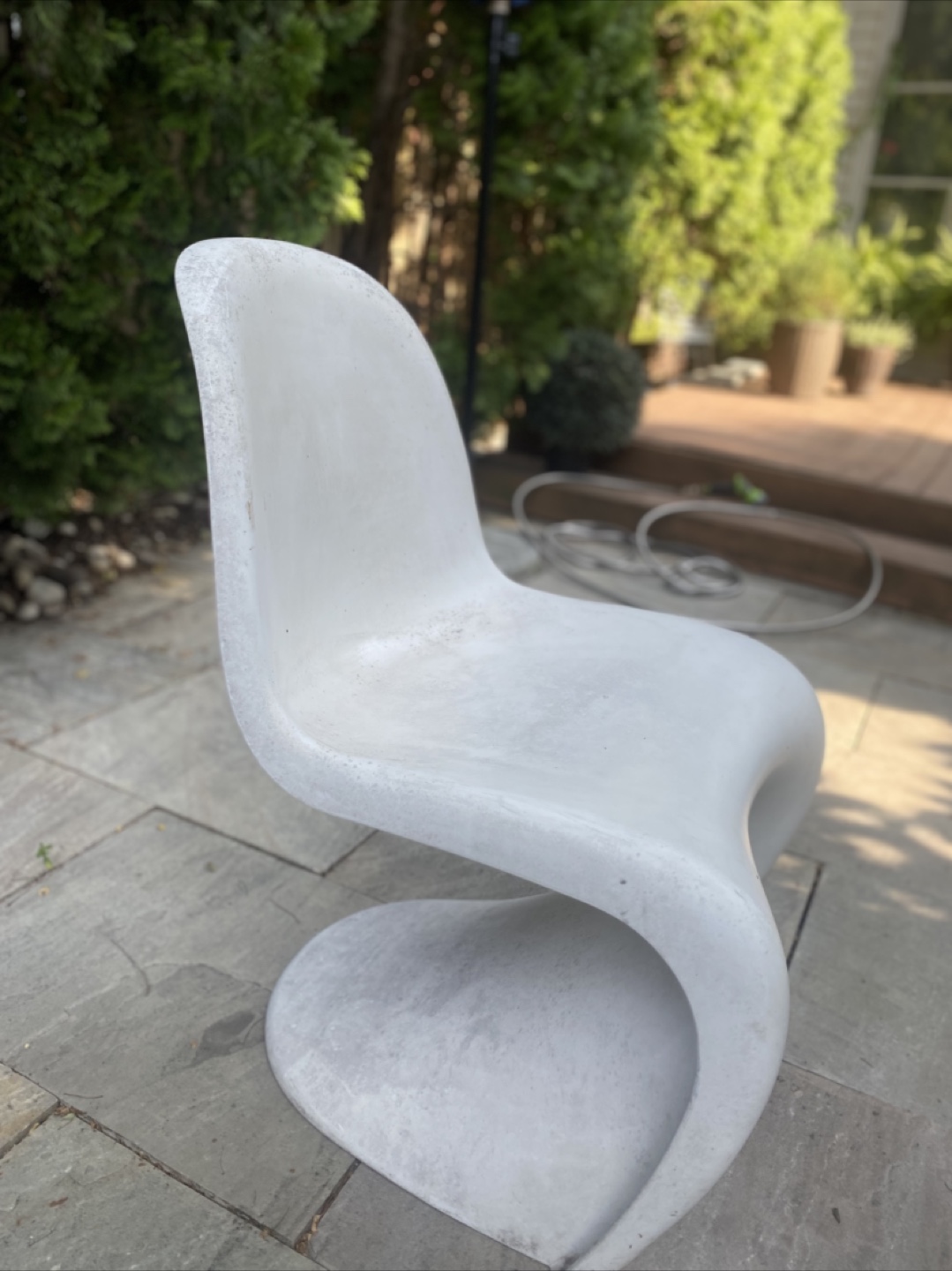 8 white Vitra Panton patio chairs - photo 2