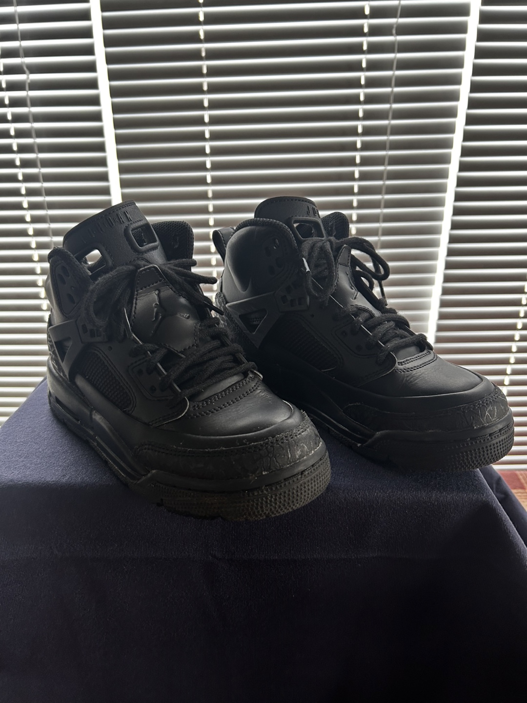 Jordan Spizike Black (SIZE YOUTH 4)