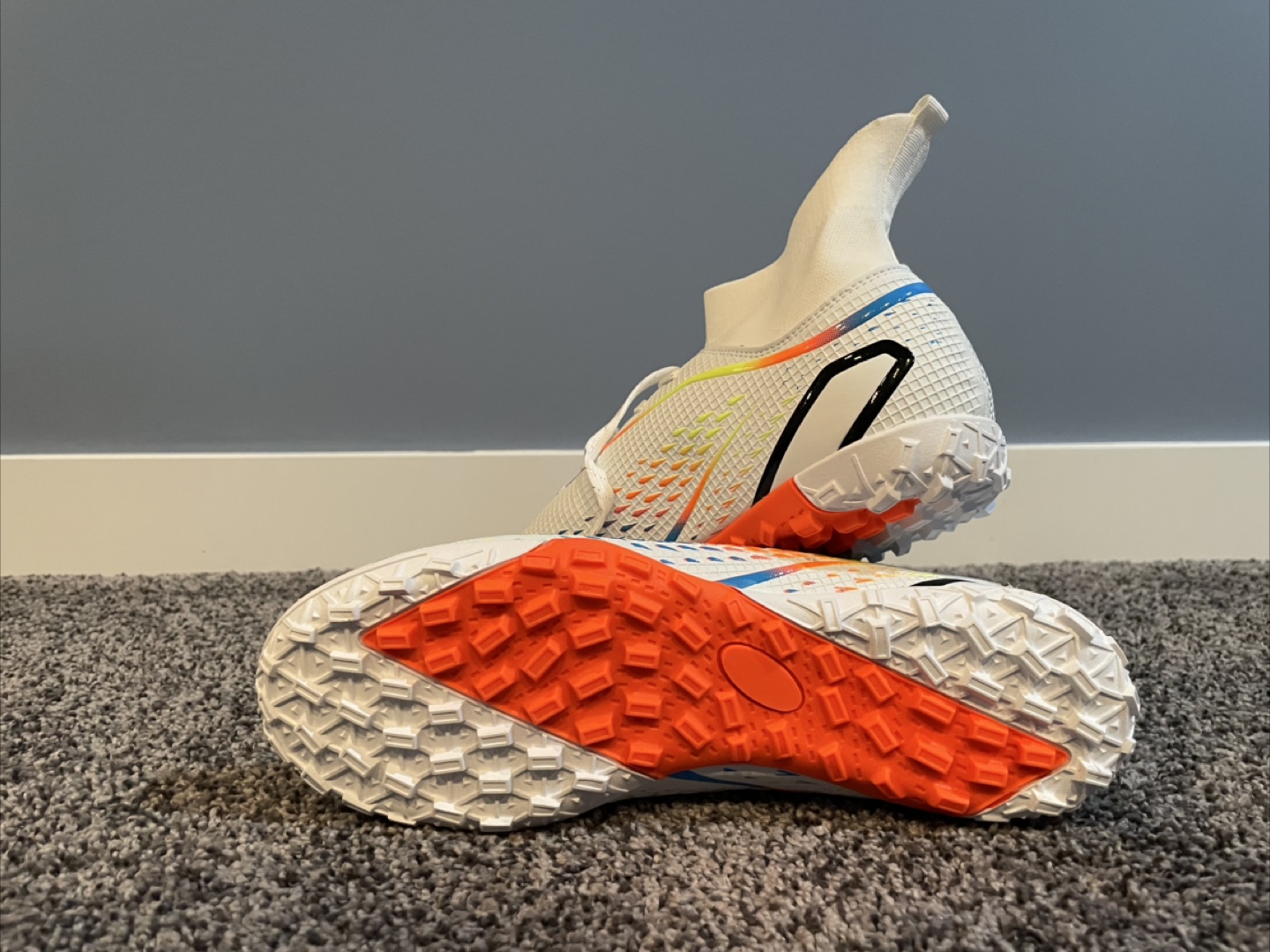 Men’s Football/Soccer Cleats – Size 10 – New