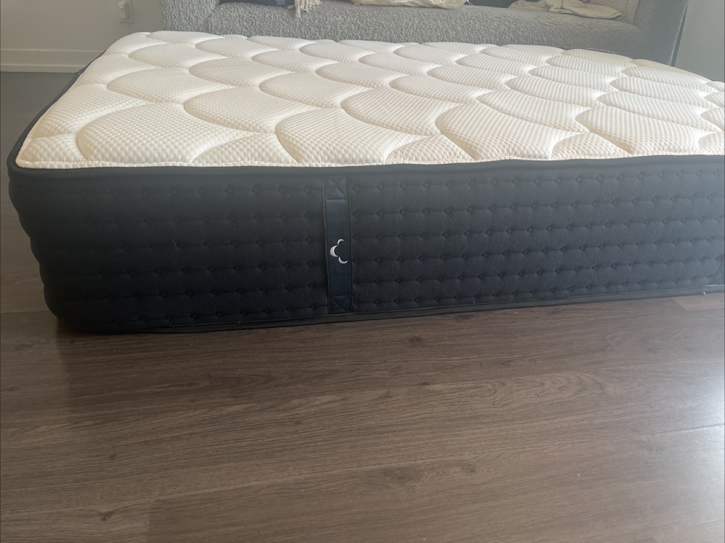 New Dreamcloud Hybrid Premier Mattresss 14inch full size - photo 3
