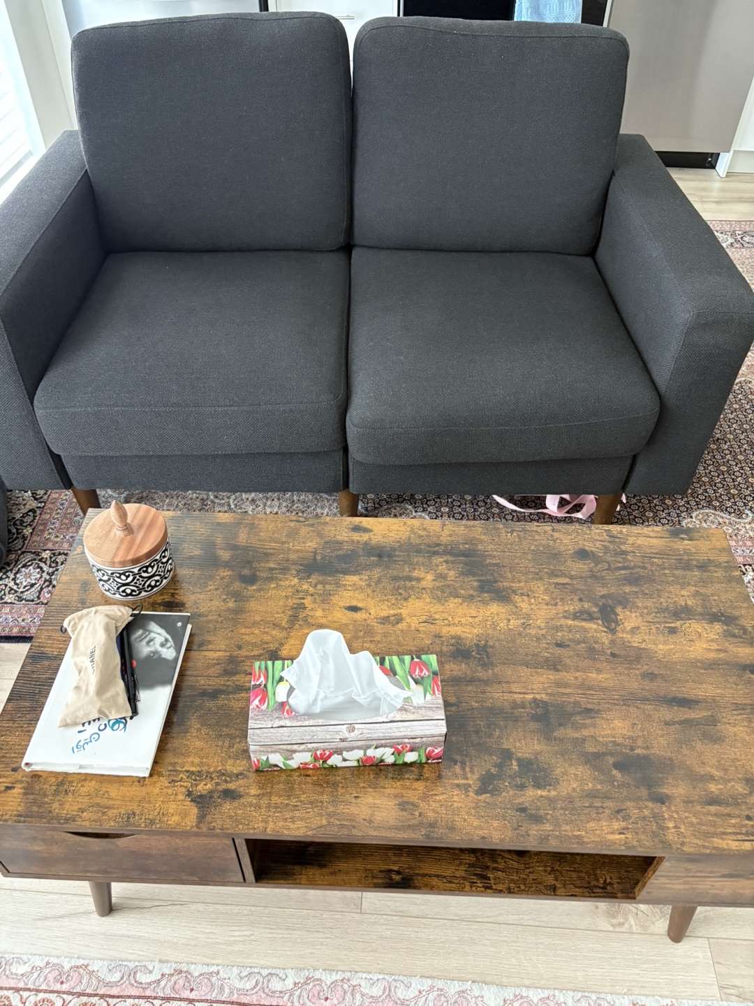 Cozey loveseat - photo 4