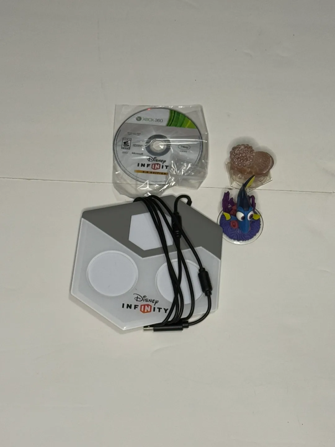 Disney Infinity Base, Xbox 360 Game, Figures thumbnail