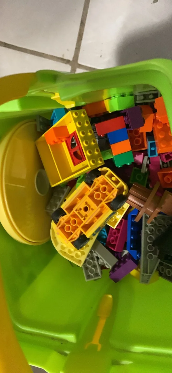 Mega Bloks 600 Pieces image indicator(2)