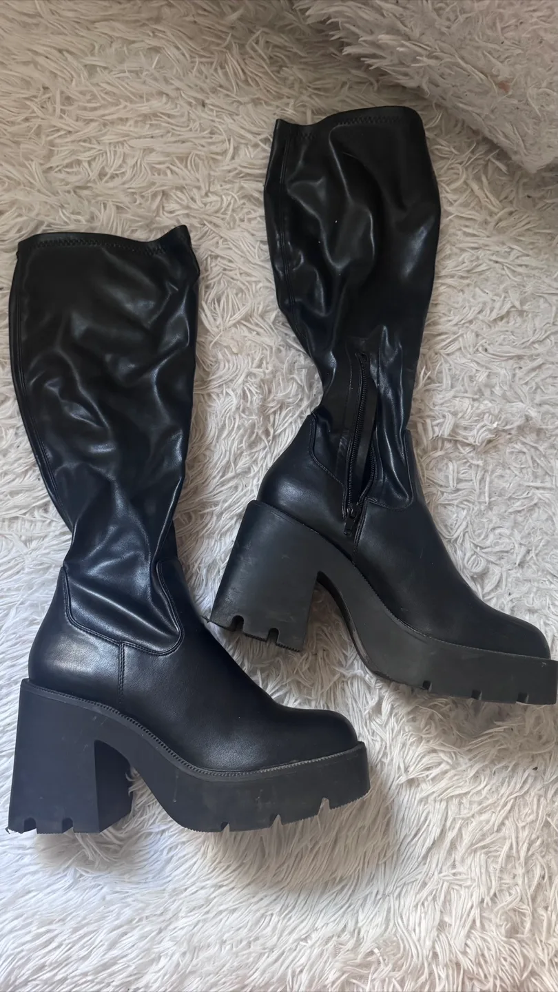 Black Platform Knee High Boots thumbnail