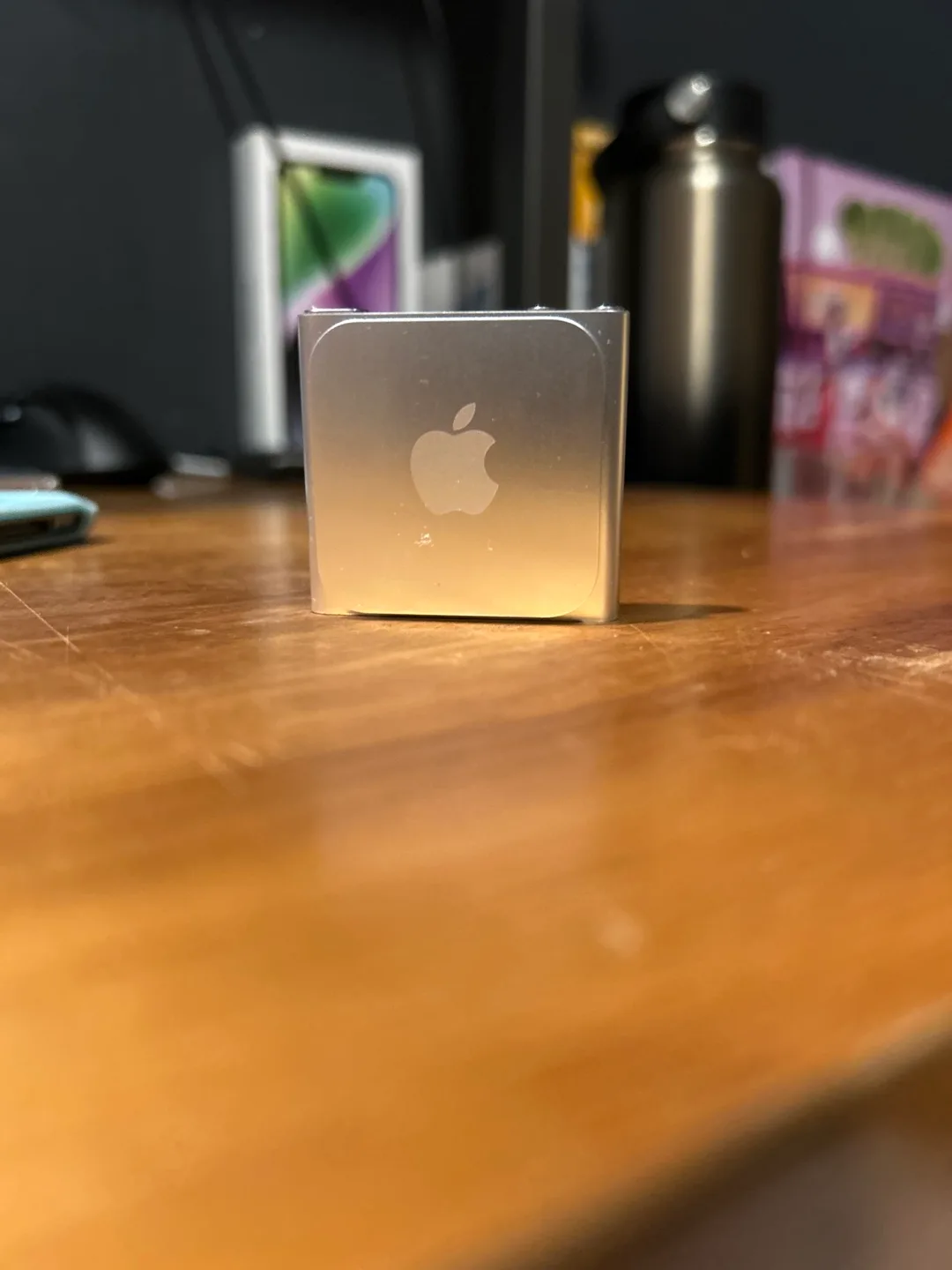 Apple iPod Nano 6th Generation Silver image indicator(2)