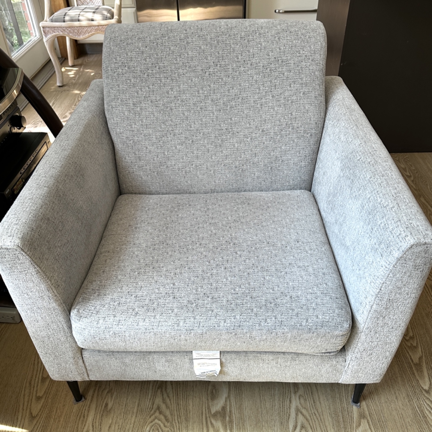 Modern Simplistic Grey Lounge Chair (CAN DELIVER)