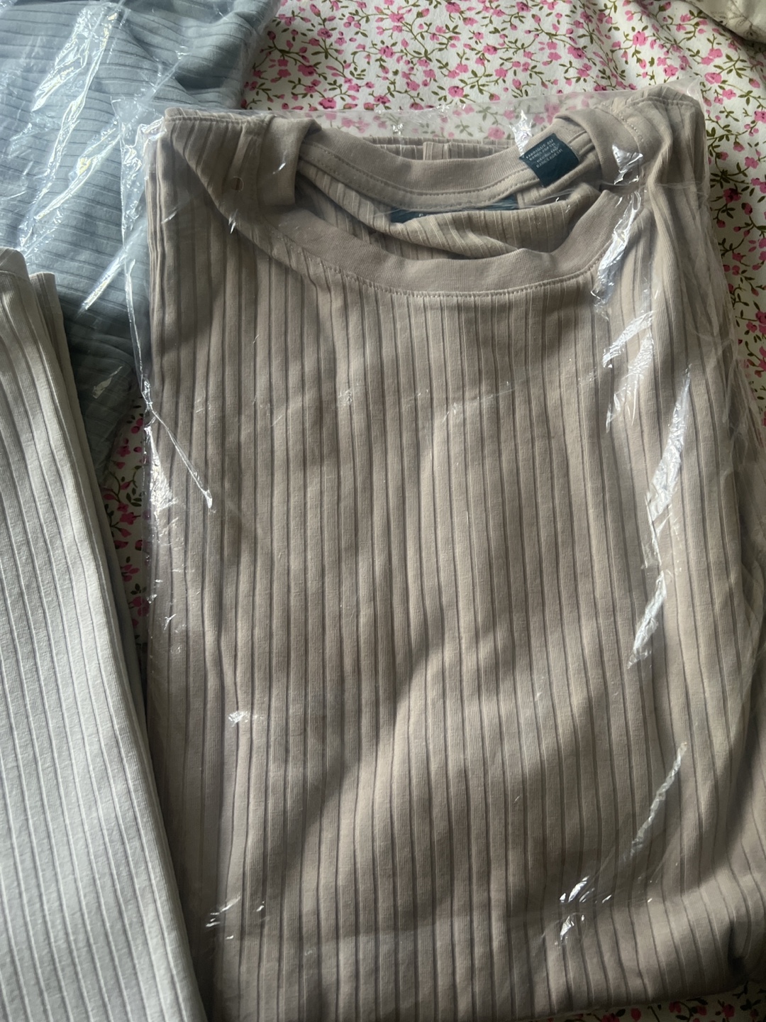 Perry Ellis Ribbed Knit T-Shirts, New - photo 3