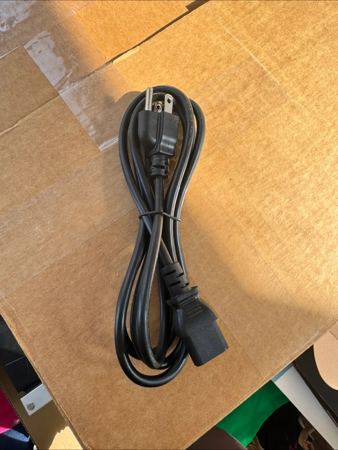 Dell XPS 8940 Power Cord image indicator(2)
