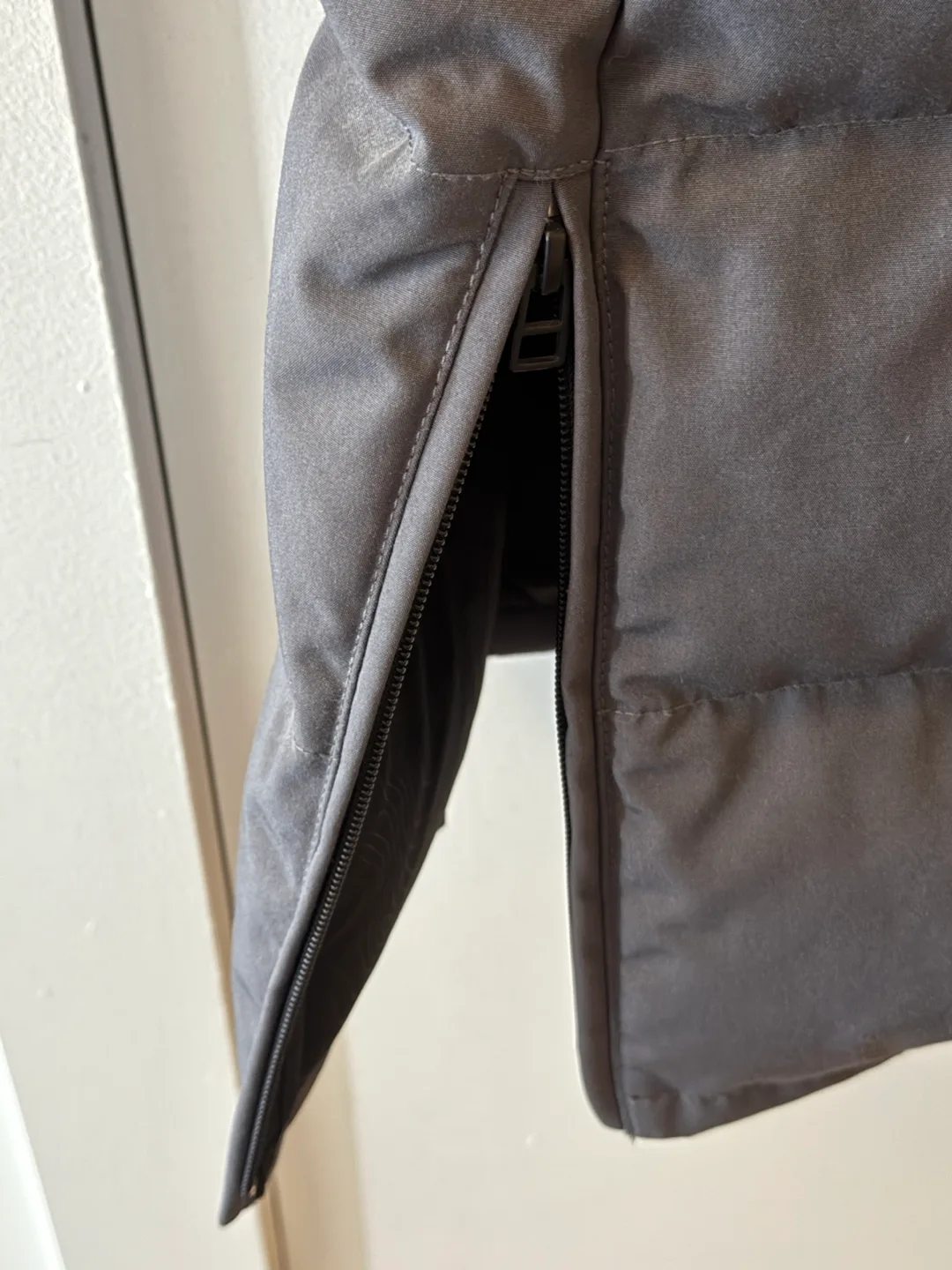 Aritzia Tna - The Powder Parka Long image indicator(6)