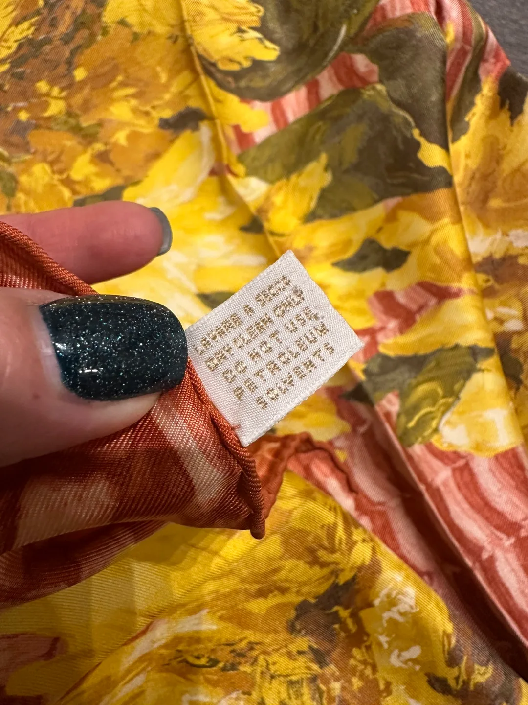 Authentic Gucci silk scarf made in Italy Sunflower image indicator(10)