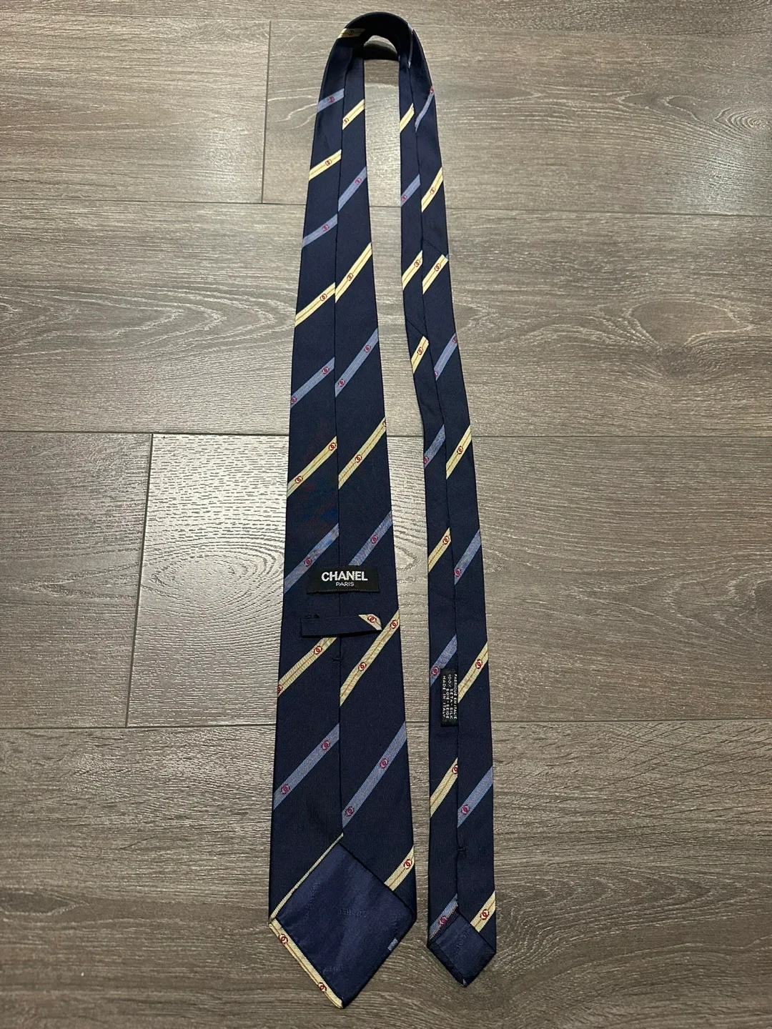 Authentic Chanel silk tie made in Italy image indicator(7)