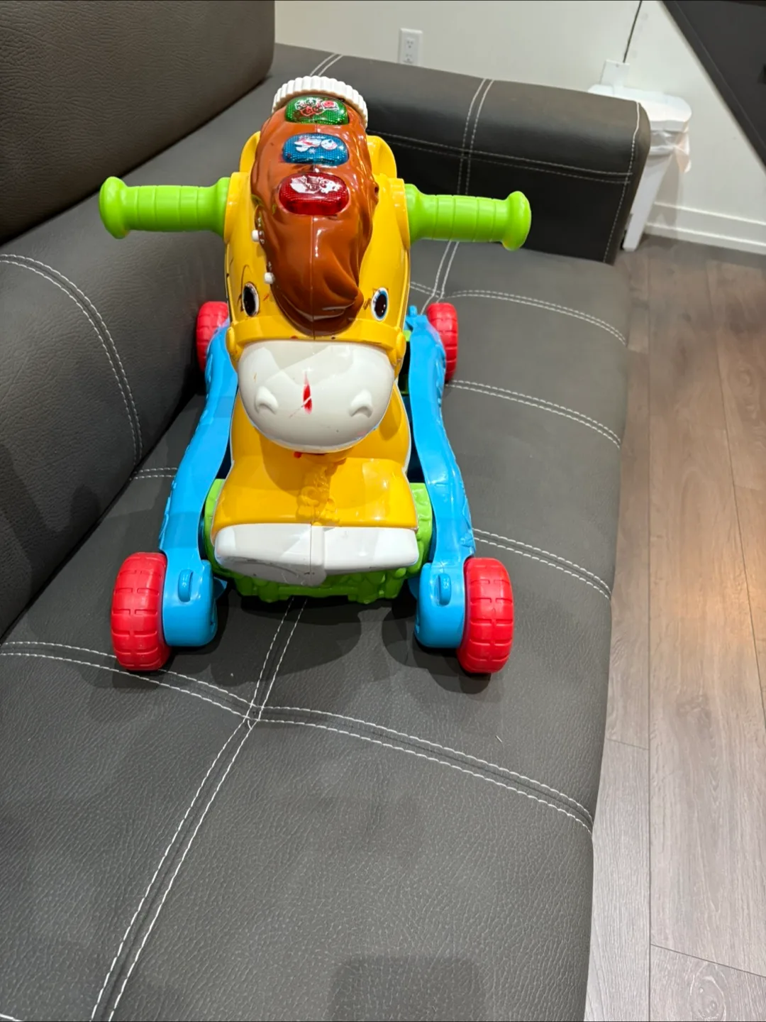 VTech 2-in-1 Gallop and Rock Learning Pony image indicator(2)