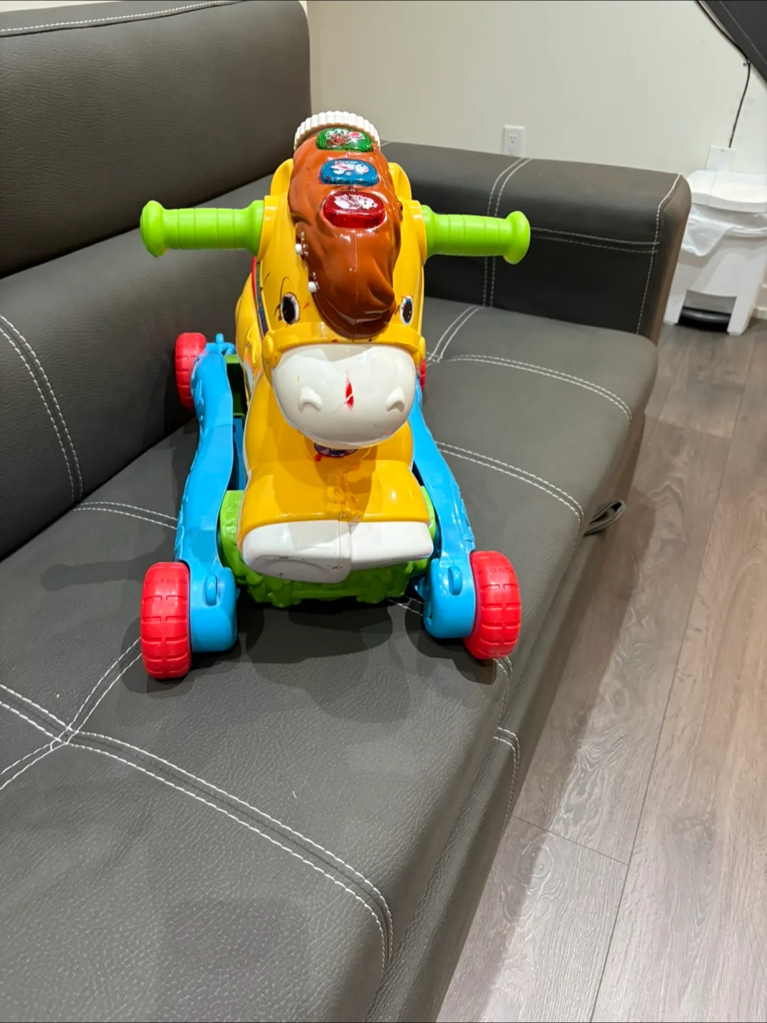 VTech 2-in-1 Gallop and Rock Learning Pony thumbnail