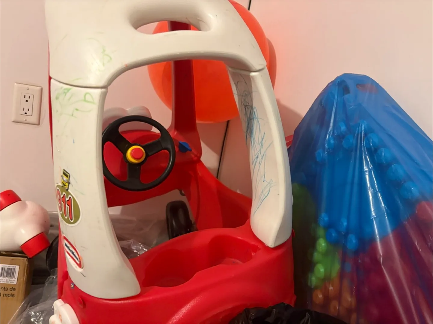 Little Tikes Cozy Coupe Fire Truck image indicator(2)