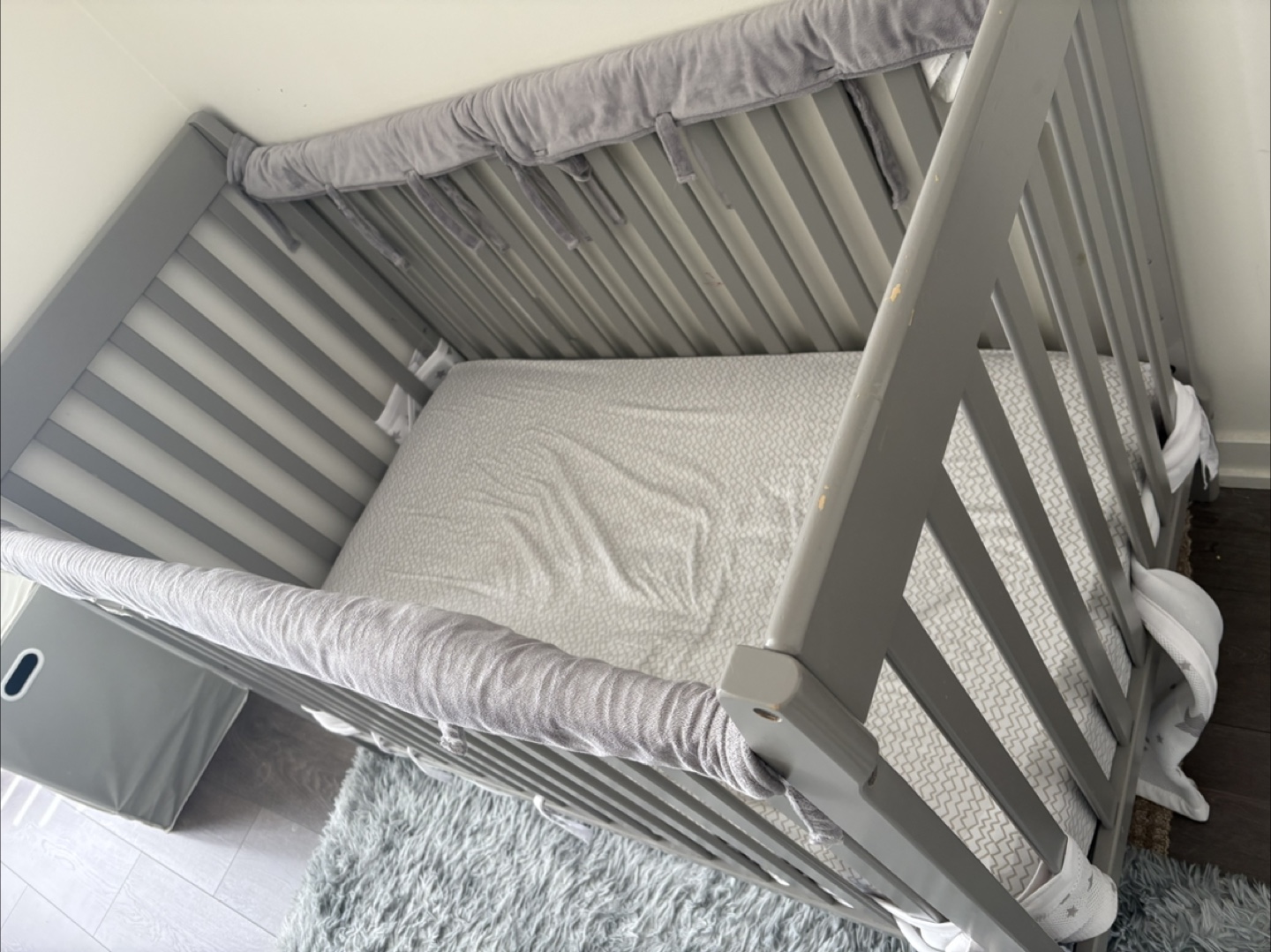 Grey Baby Crib with Bumper Pads - photo 5