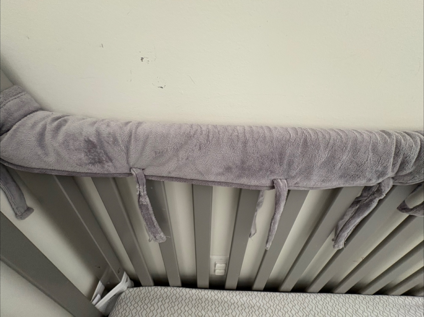 Grey Baby Crib with Bumper Pads - photo 3