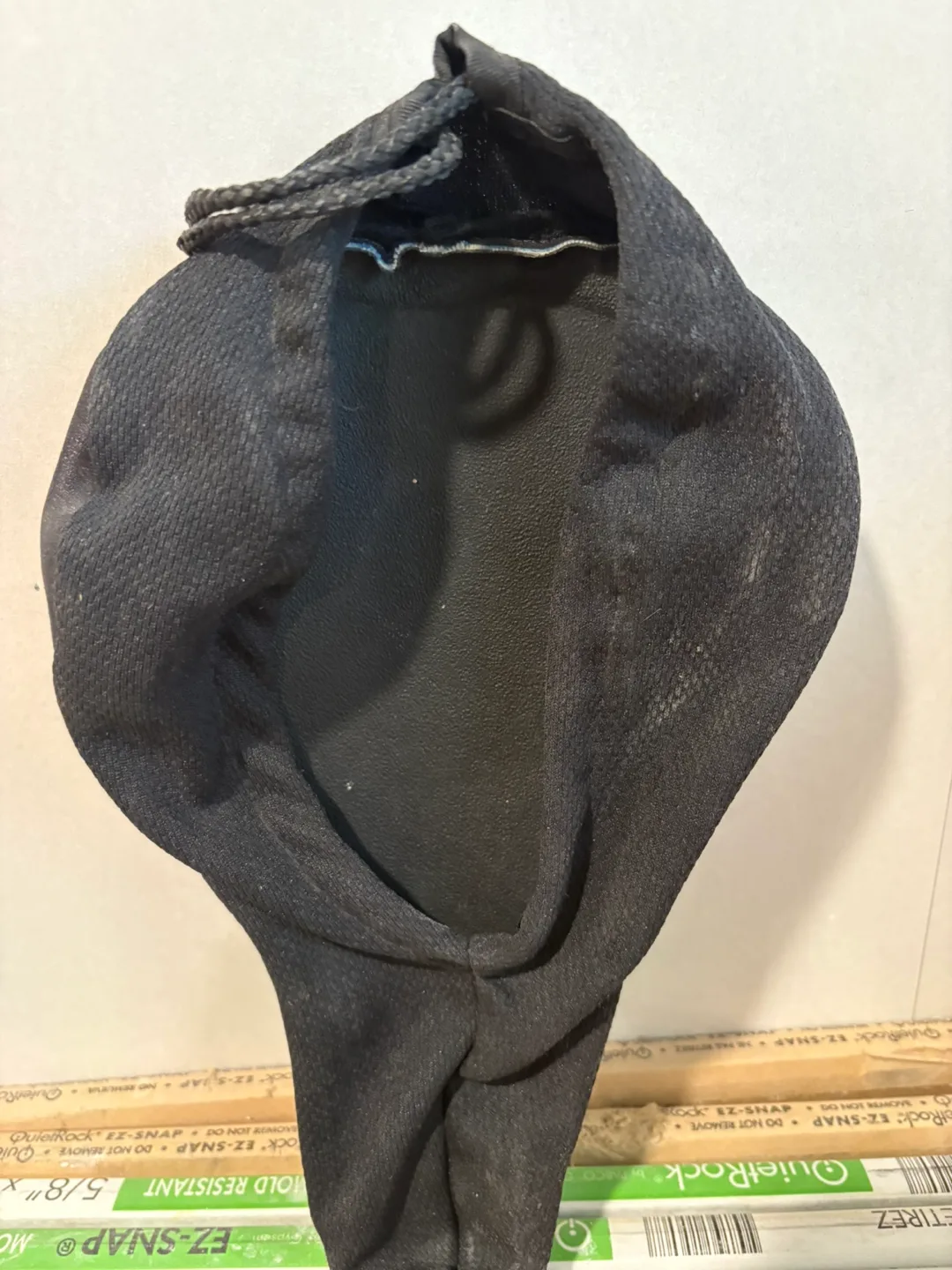 Schwinn Black Bike Seat Padded Cover image indicator(3)