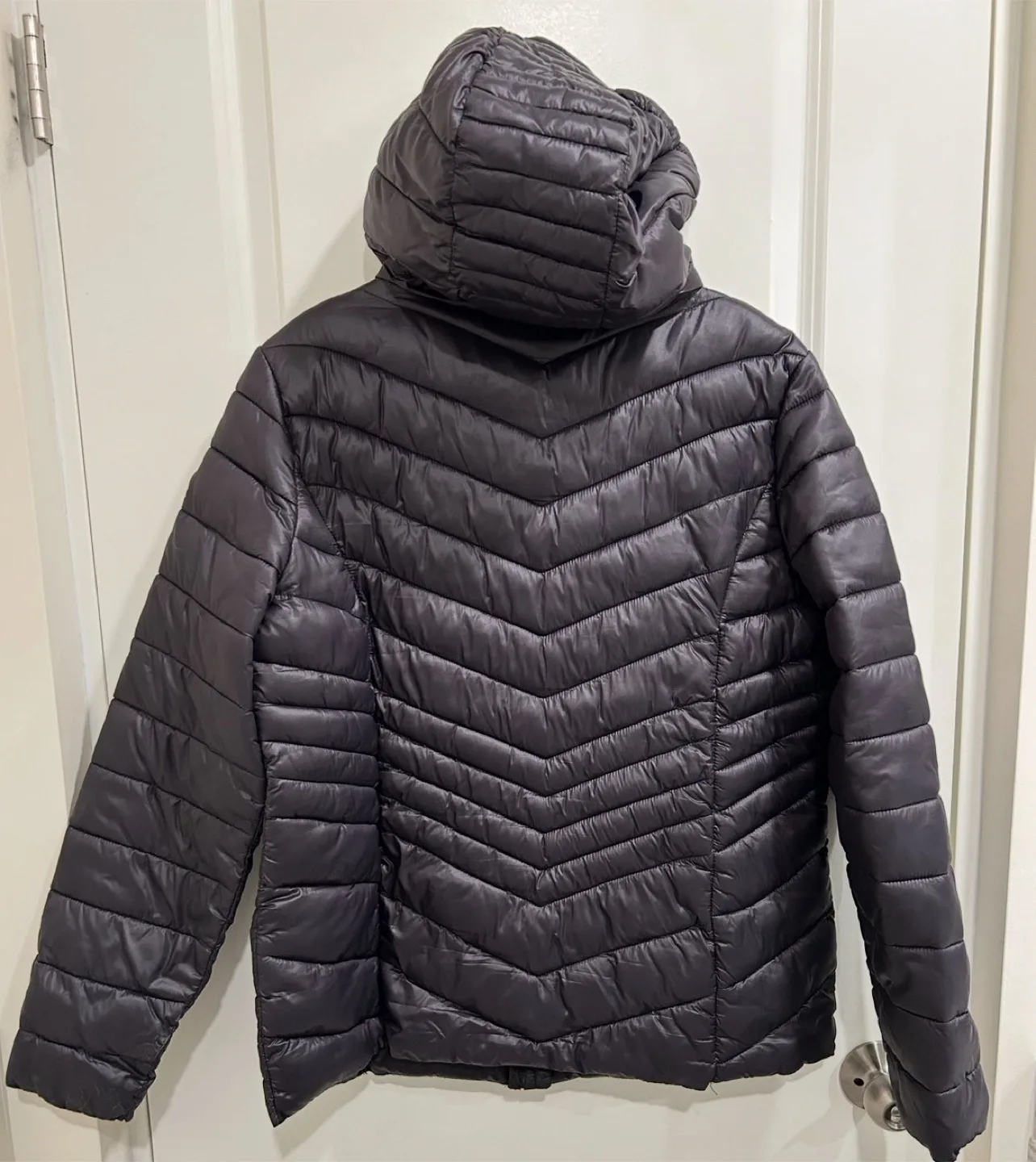 Point Zero Women’s Black Puffer Jacket (packable) image indicator(2)