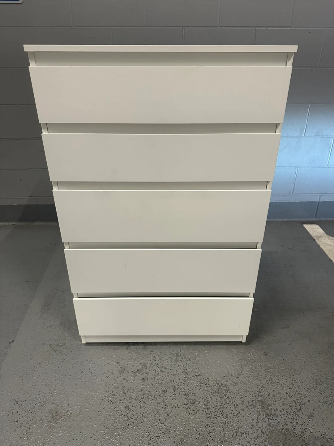 Ikea 5 drawers dresser *Free delivery *like new thumbnail
