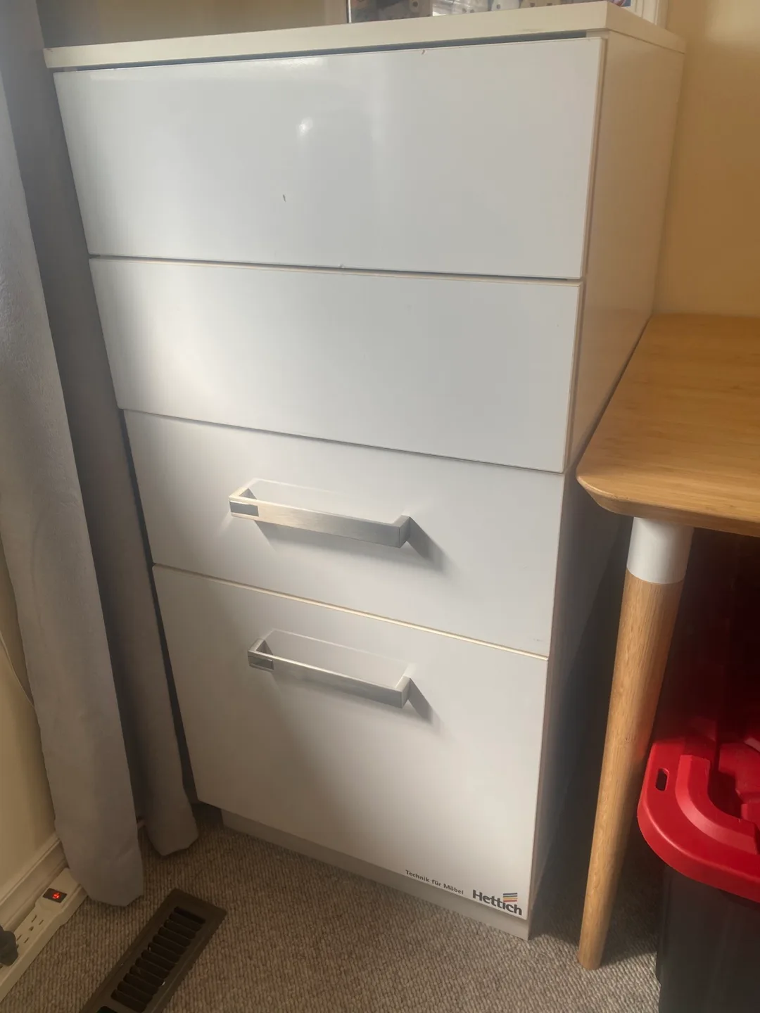 Hettich White 4-Drawer Dresser image indicator(4)