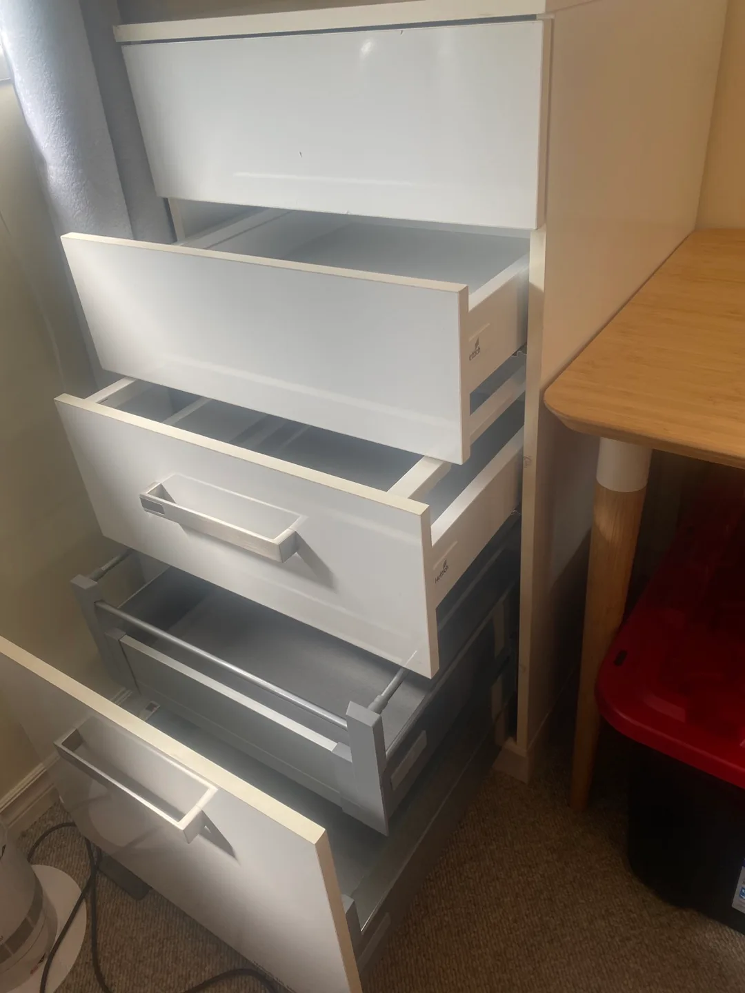 Hettich White 4-Drawer Dresser image indicator(5)