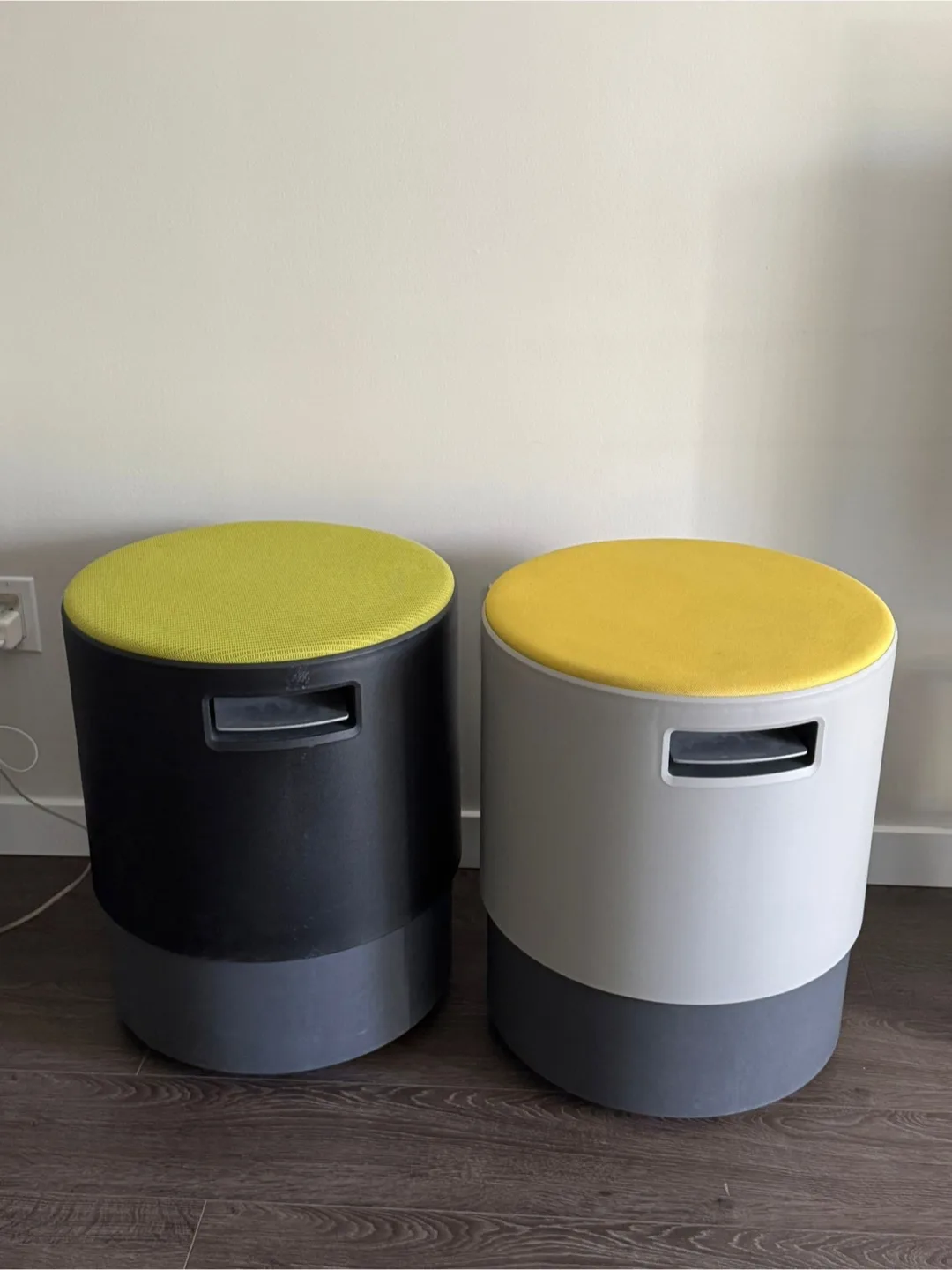 Steelcase Buoy Stool – Adjustable, Ergonomic, Modern thumbnail