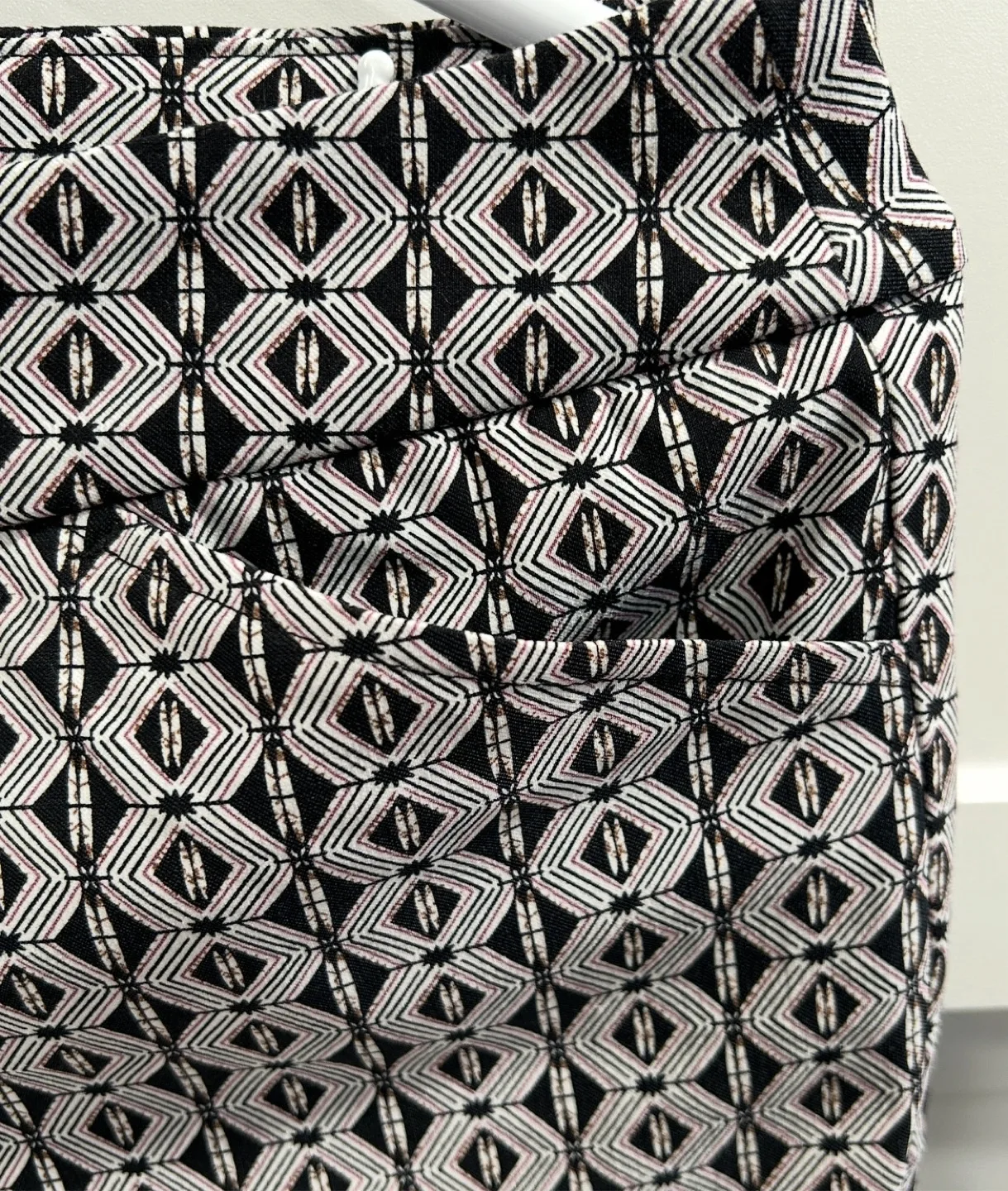 Black and White Geometric Design Womens Dress Pants image indicator(3)