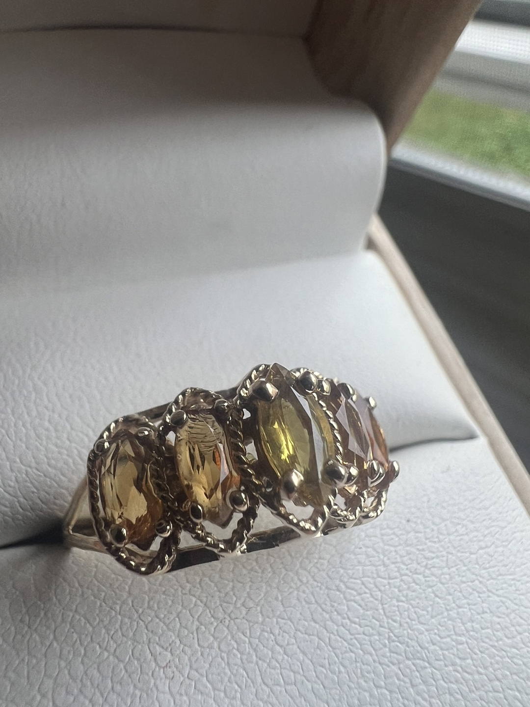 10 k Vintage Gold Ring with Citrine Stones - photo 2