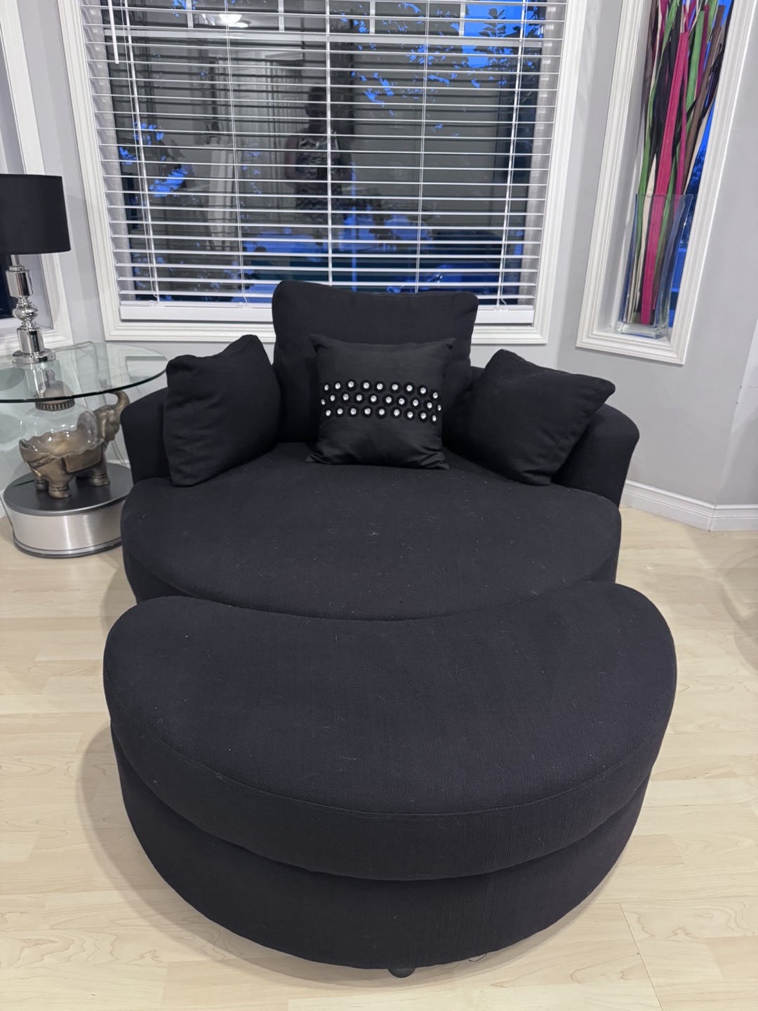 Black Round Swivel Chair with Ottoman