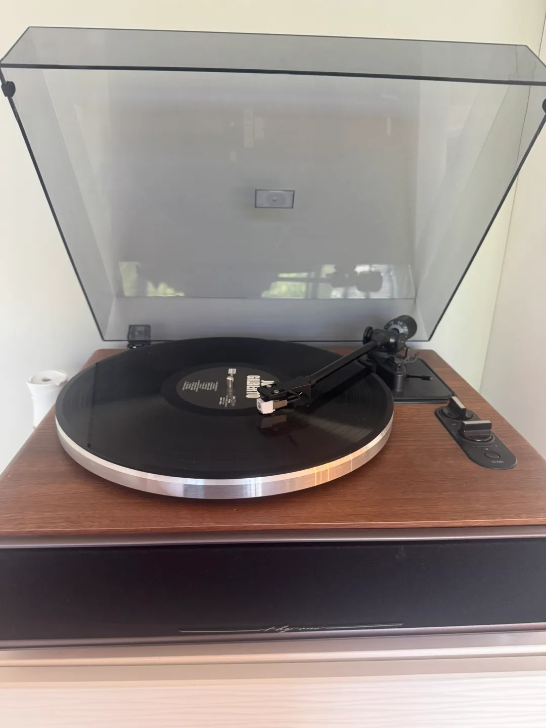 1 by ONE High Fidelity Belt Drive Record Player image indicator(3)