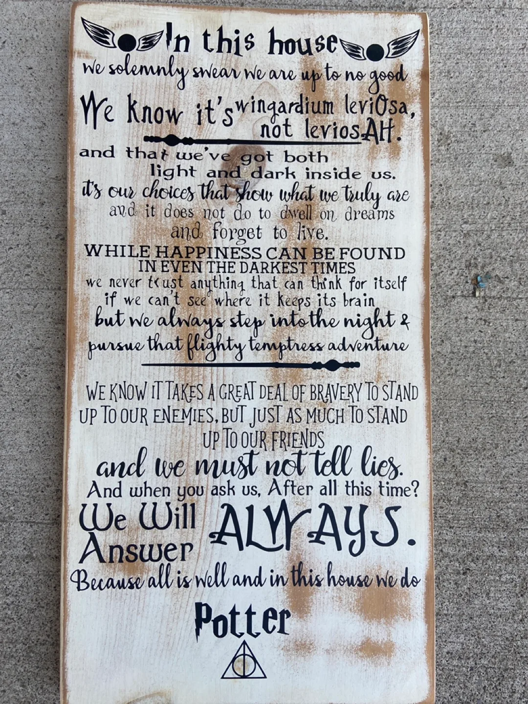 Harry Potter 'In This House' Wood Sign image indicator(2)