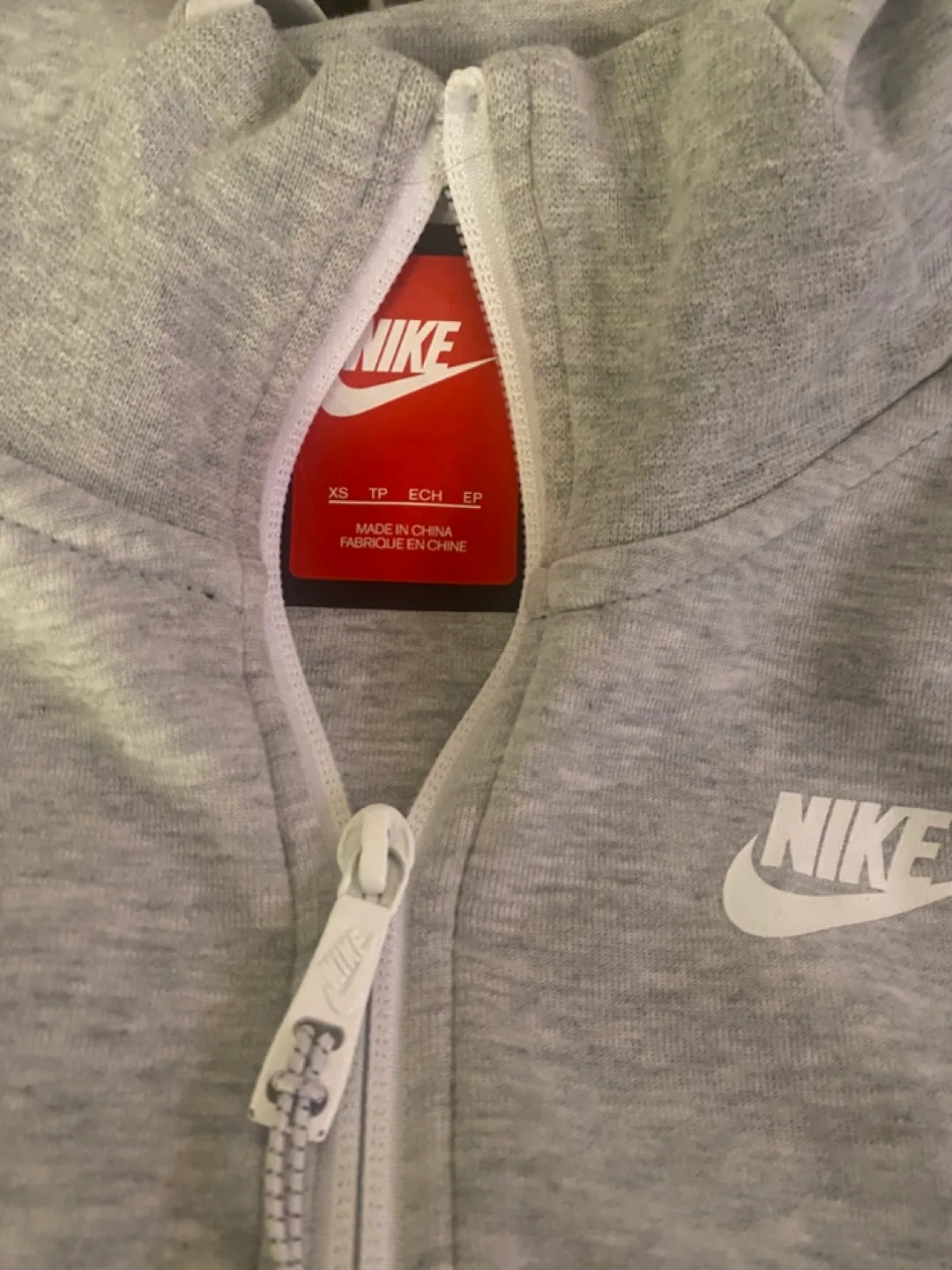 New NIKE sweater $15 small thumbnail