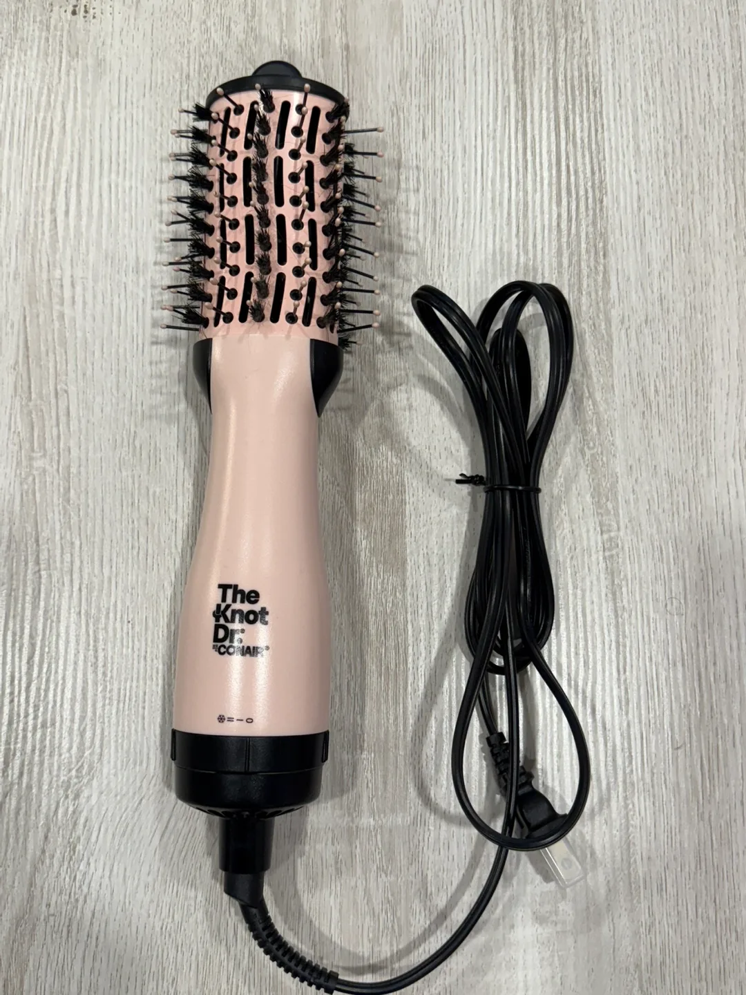 Conair The Knot Dr. All-in-One Mini Oval Dryer Brush image indicator(3)