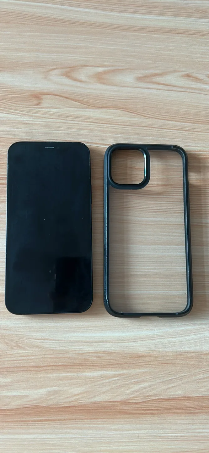 iPhone 12, 200GB [unlocked] thumbnail
