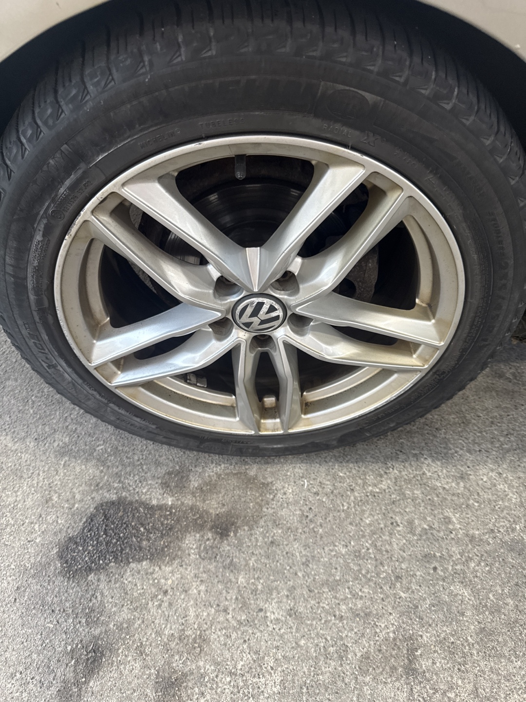 235/45R17 Michelin Tire on audi Rim
